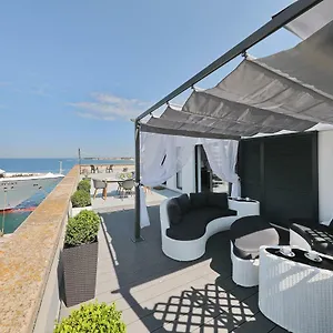 stunning-sea-view-apartment.hotelinzadar.com/